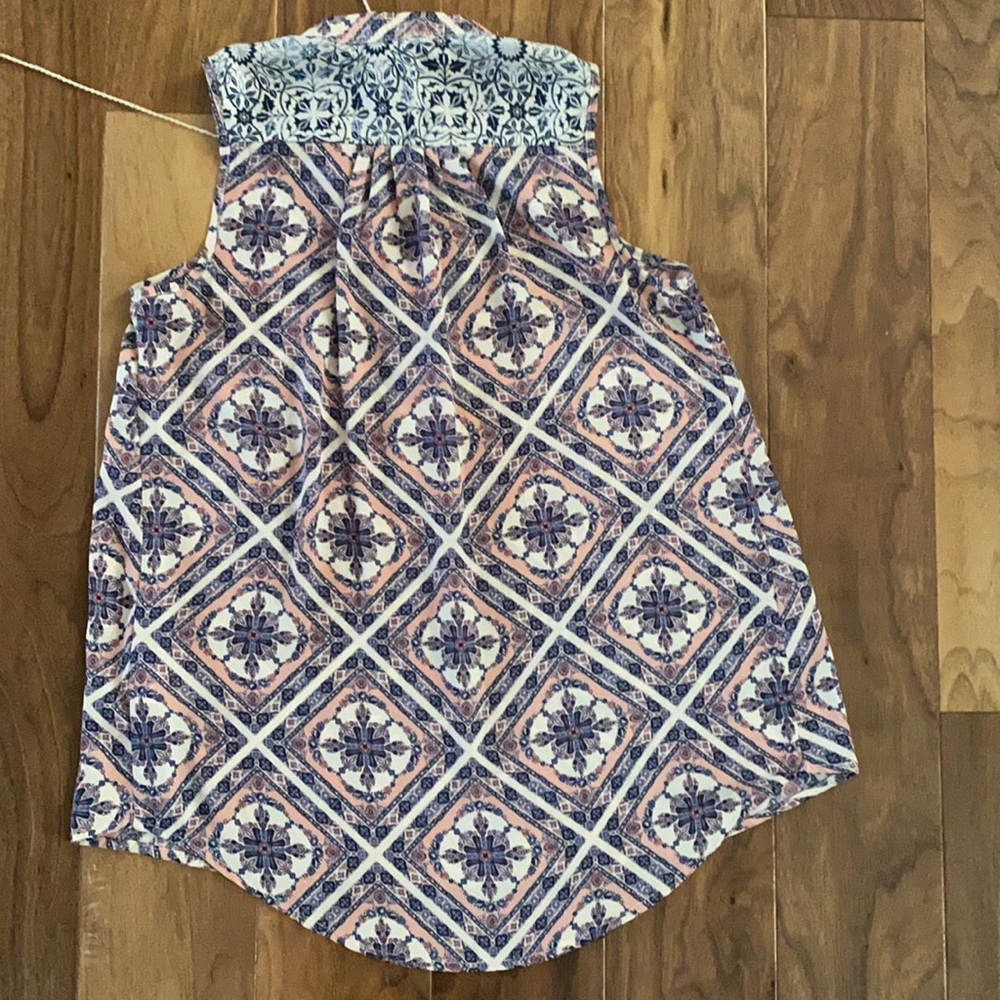 Pink and blue patterned sleeveless blouse - Picture 5 of 5